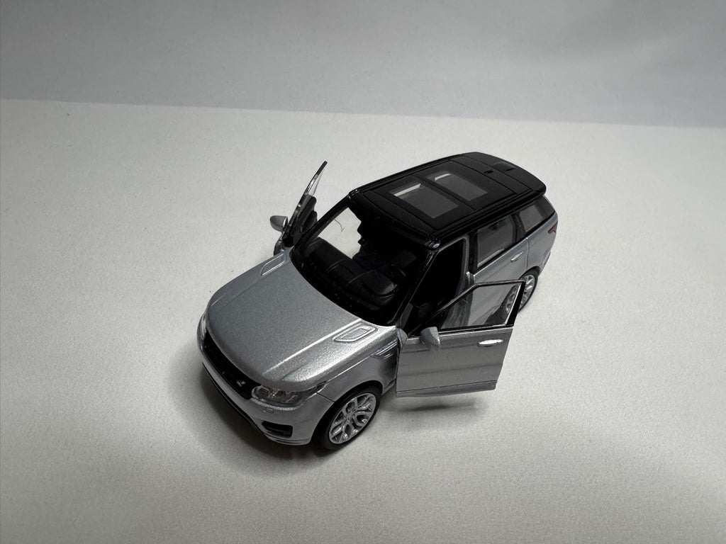 1:38 Welly Range Rover Sport 2013-2022 L494 Silber-Schwarz #105