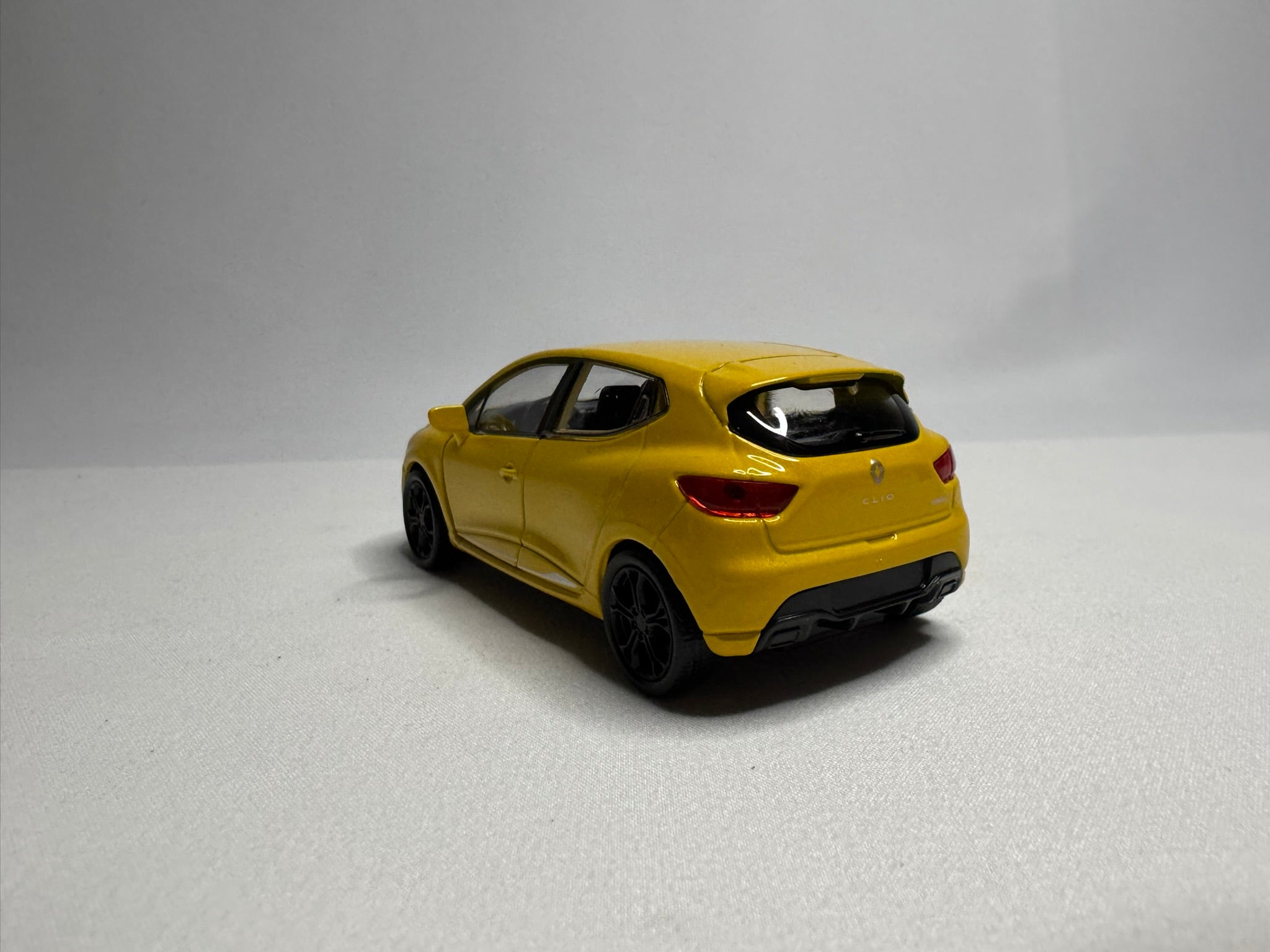 1:38 Welly Renault Clio IV Hatchback 2012-2020 Yellow #108