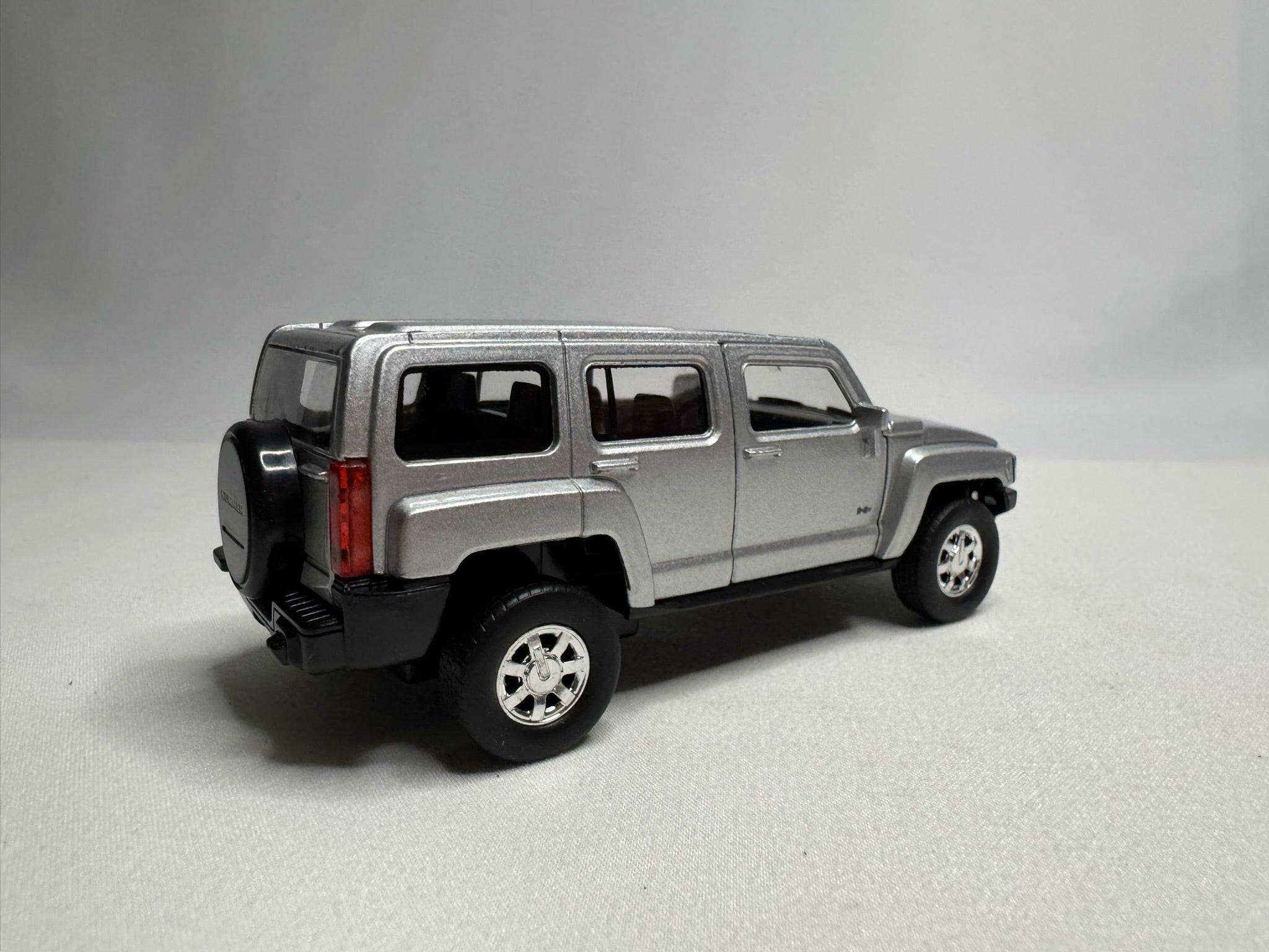1:38 Welly Hummer H3 Silber #110