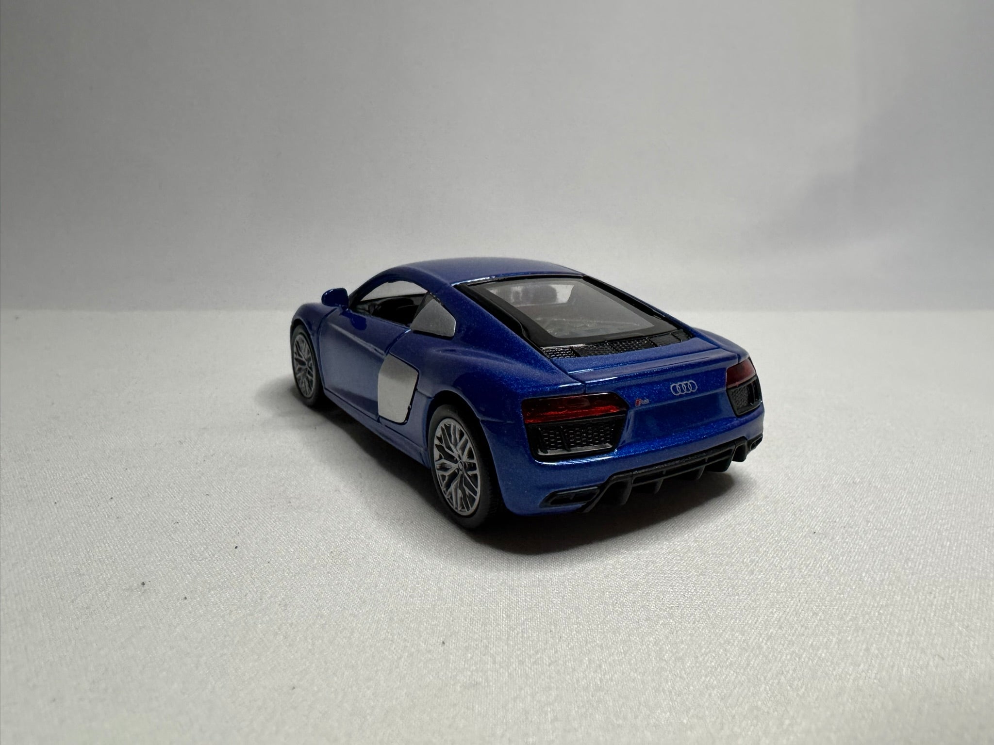 1:38 Welly 2016 Audi R8 Coupé V10 Blau #111
