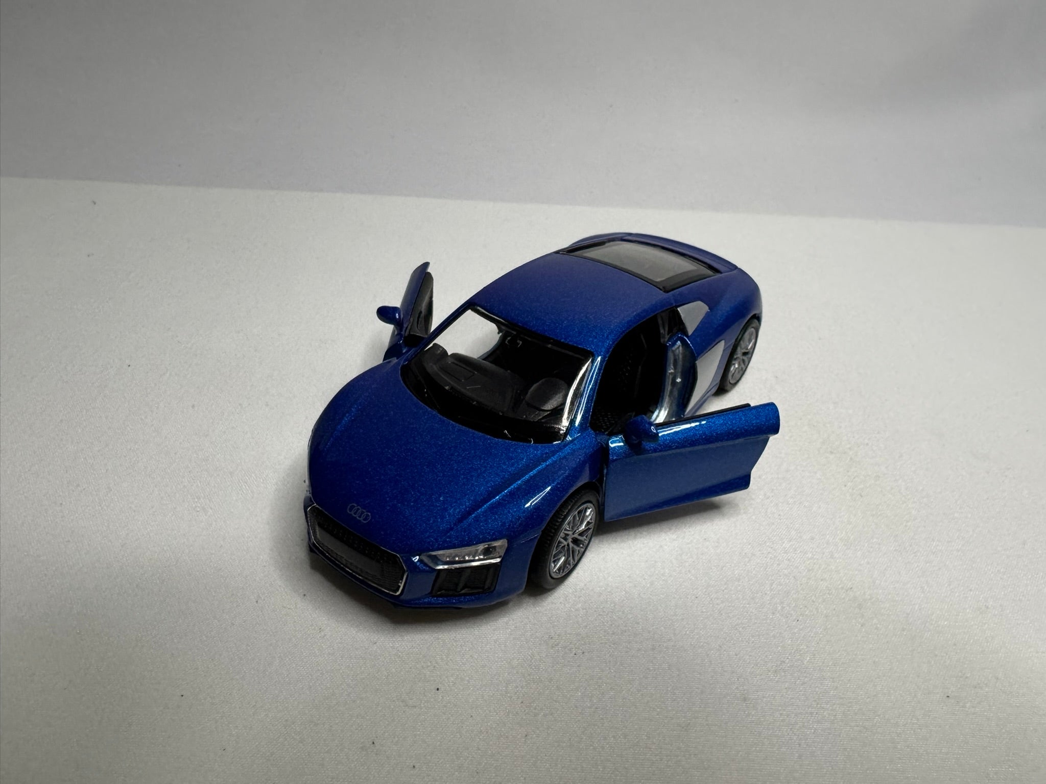 1:38 Welly 2016 Audi R8 Coupé V10 Blau #111