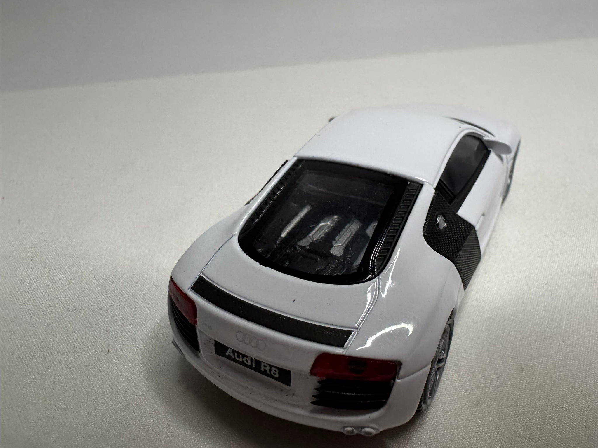 1:43 Welly 2007 Audi R8 Coupé Weiß #114