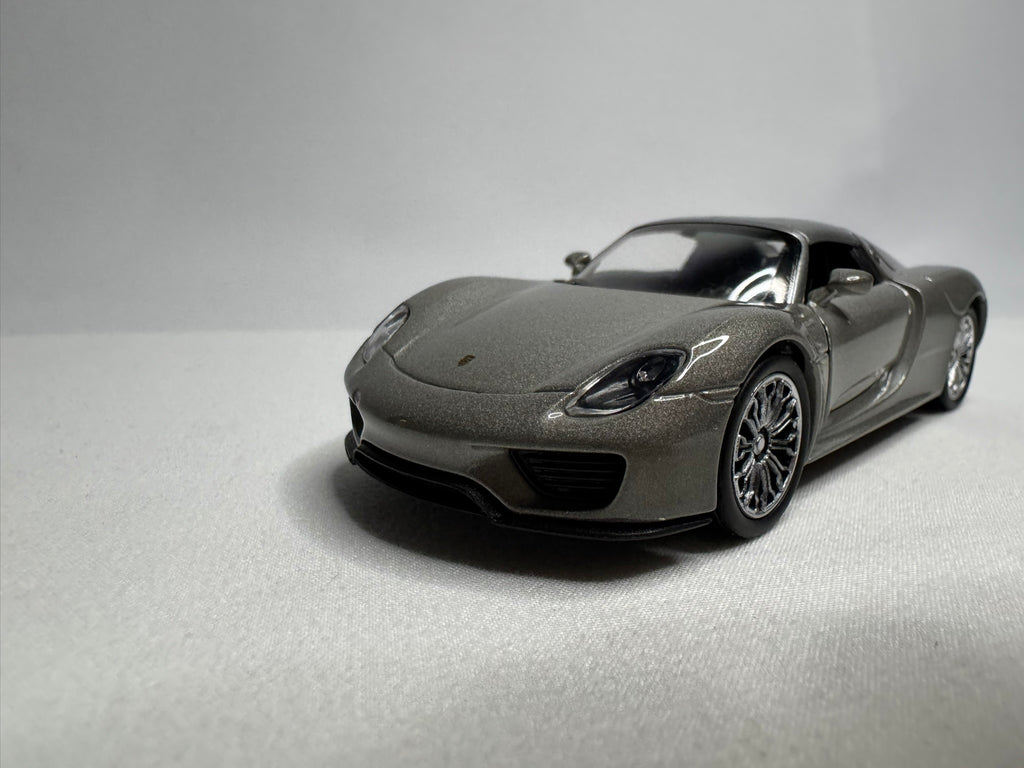 1:38 Welly Porsche 918 Spyder Hard-top Silber #115
