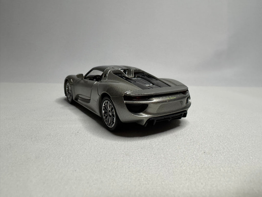 1:38 Welly Porsche 918 Spyder Hard-top Silber #115