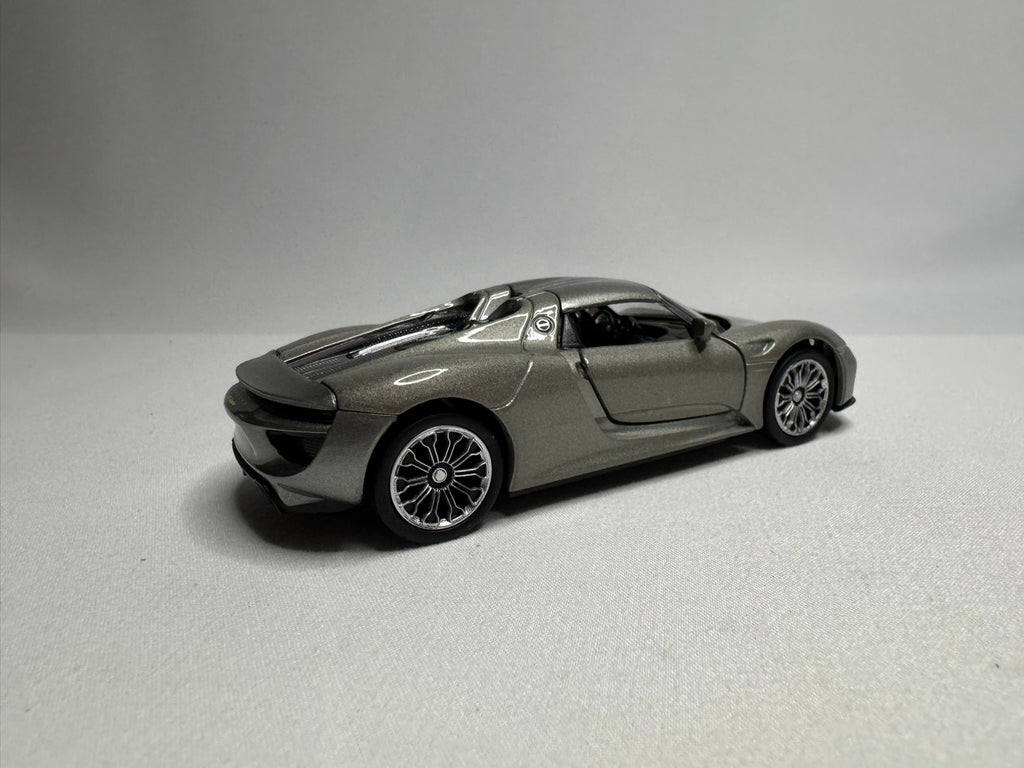 1:38 Welly Porsche 918 Spyder Hard-top Silber #115