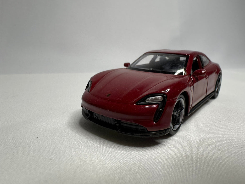 1:38 Welly Porsche Taycan Turbo S 2019-2025 Rot #126