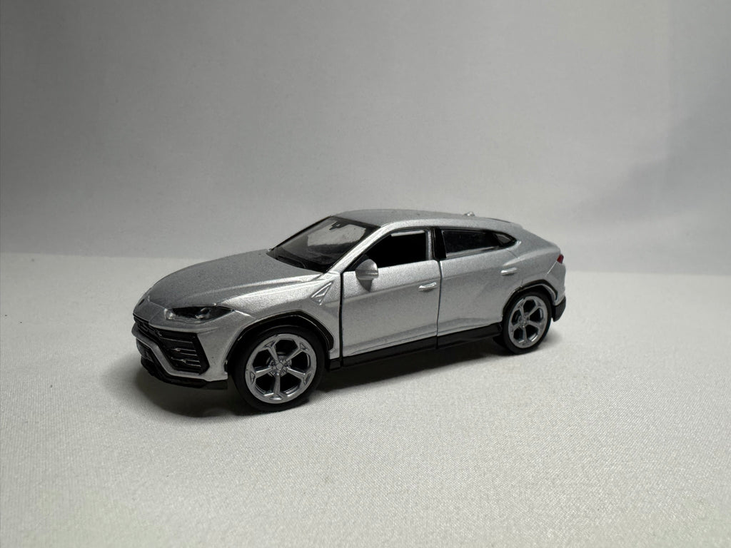 1:38 Welly Lamborghini URUS Silber #127