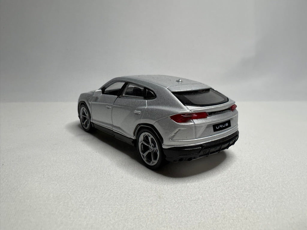 1:38 Welly Lamborghini URUS Silber #127