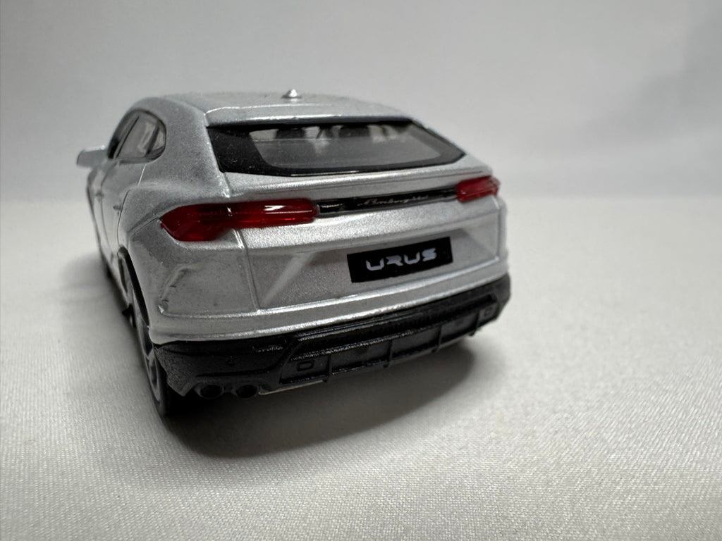 1:38 Welly Lamborghini URUS Silber #127