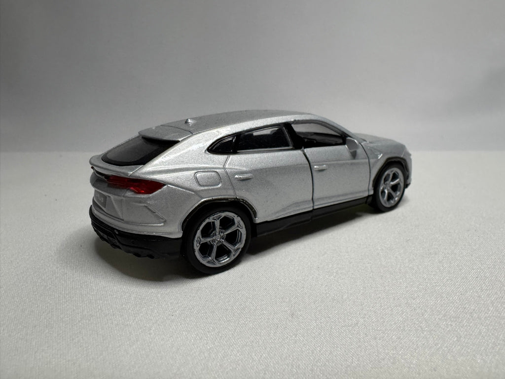 1:38 Welly Lamborghini URUS Silber #127