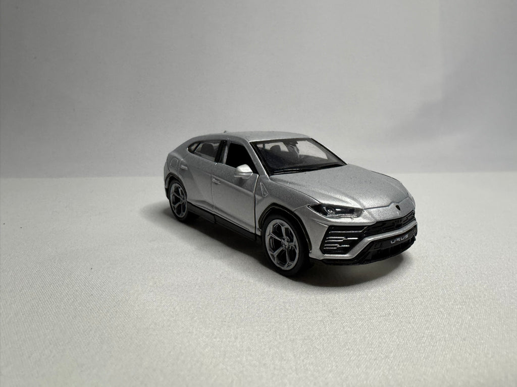 1:38 Welly Lamborghini URUS Silber #127