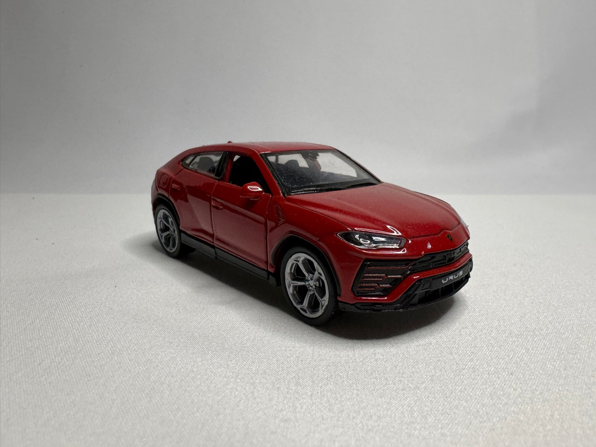 1:38 Welly Lamborghini URUS Rot  #129