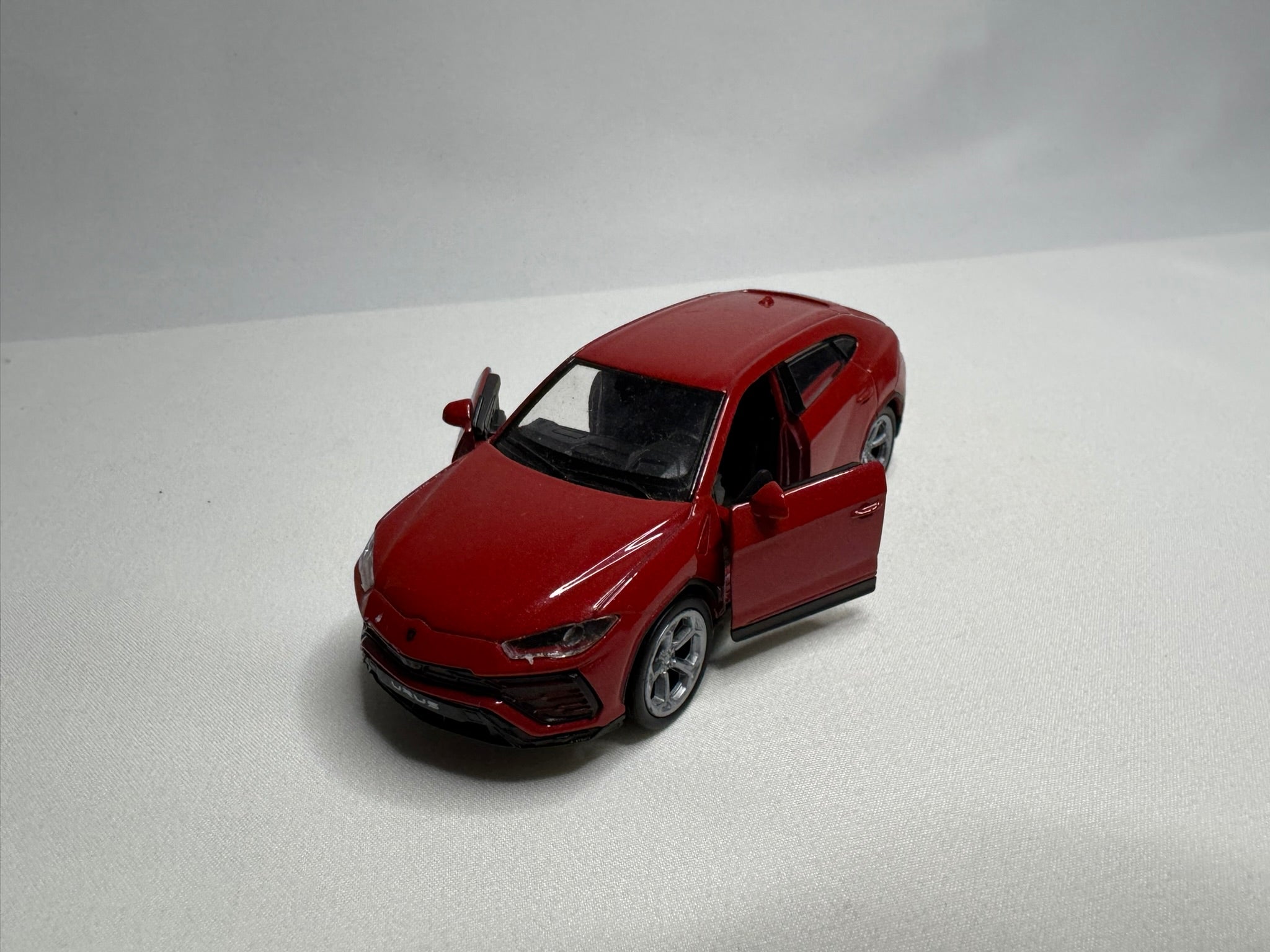 1:38 Welly Lamborghini URUS Rot  #129