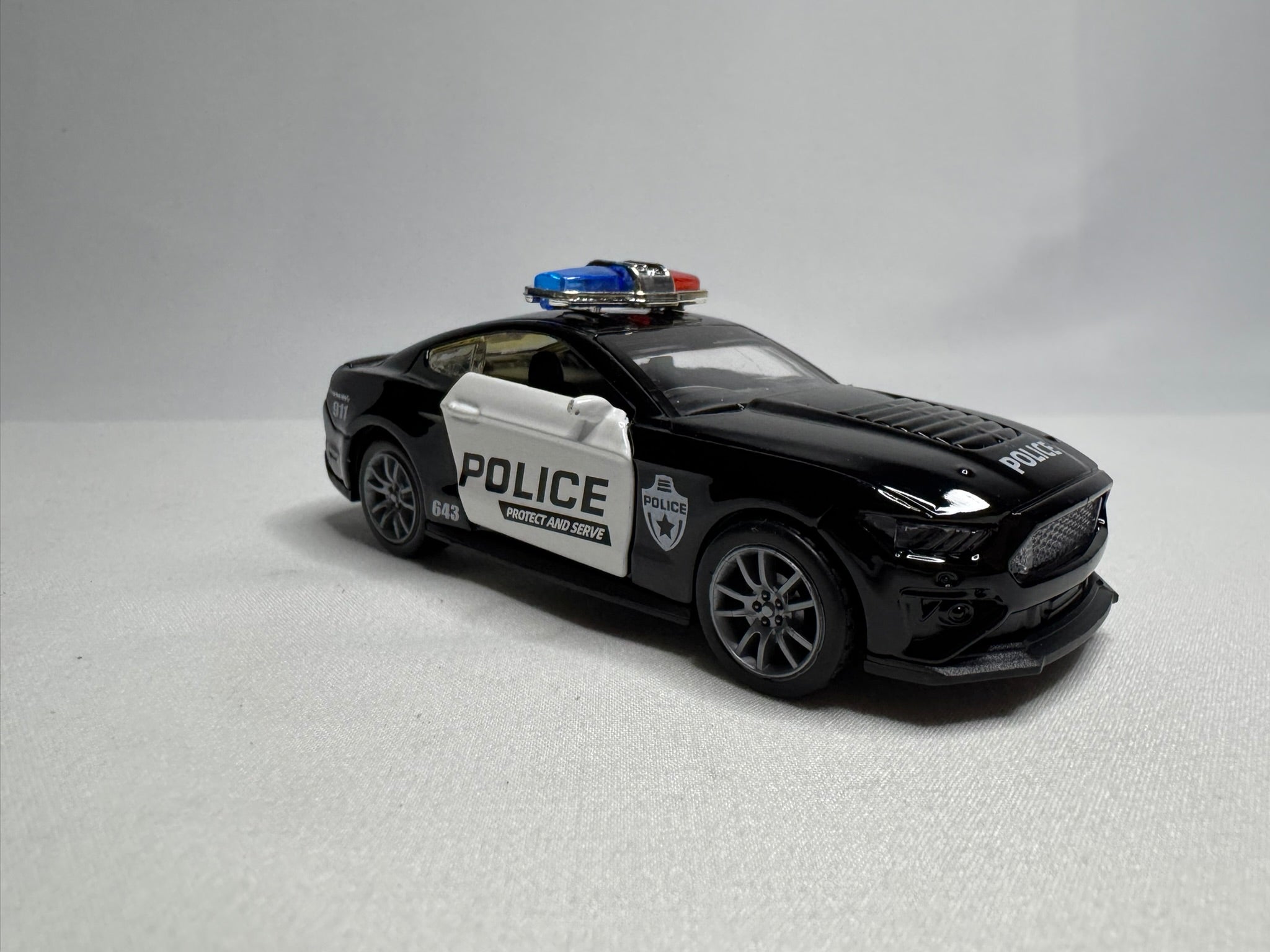 1:38 Ford Mustang Schwarz Police #130