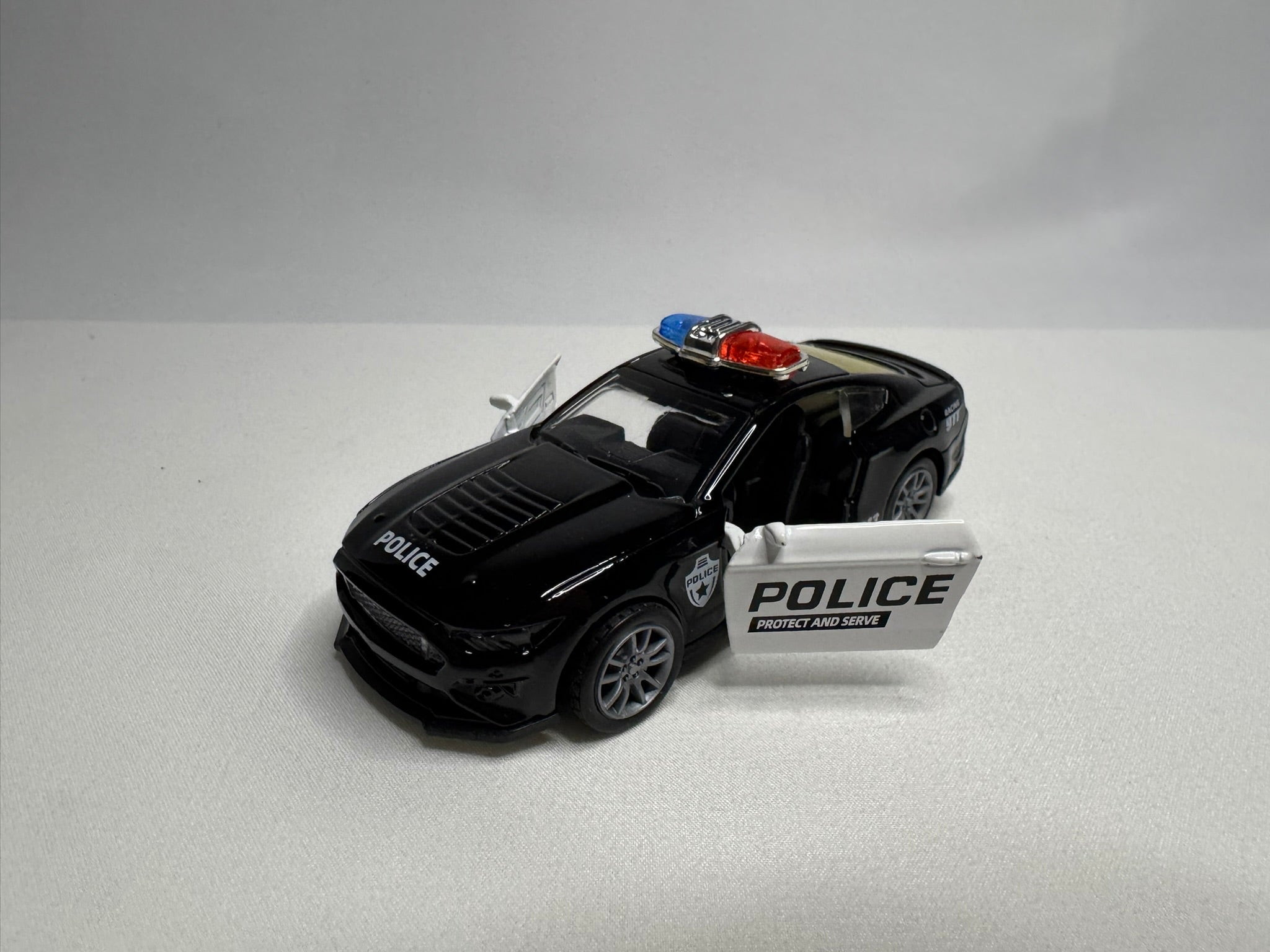 1:38 Ford Mustang Schwarz Police #130