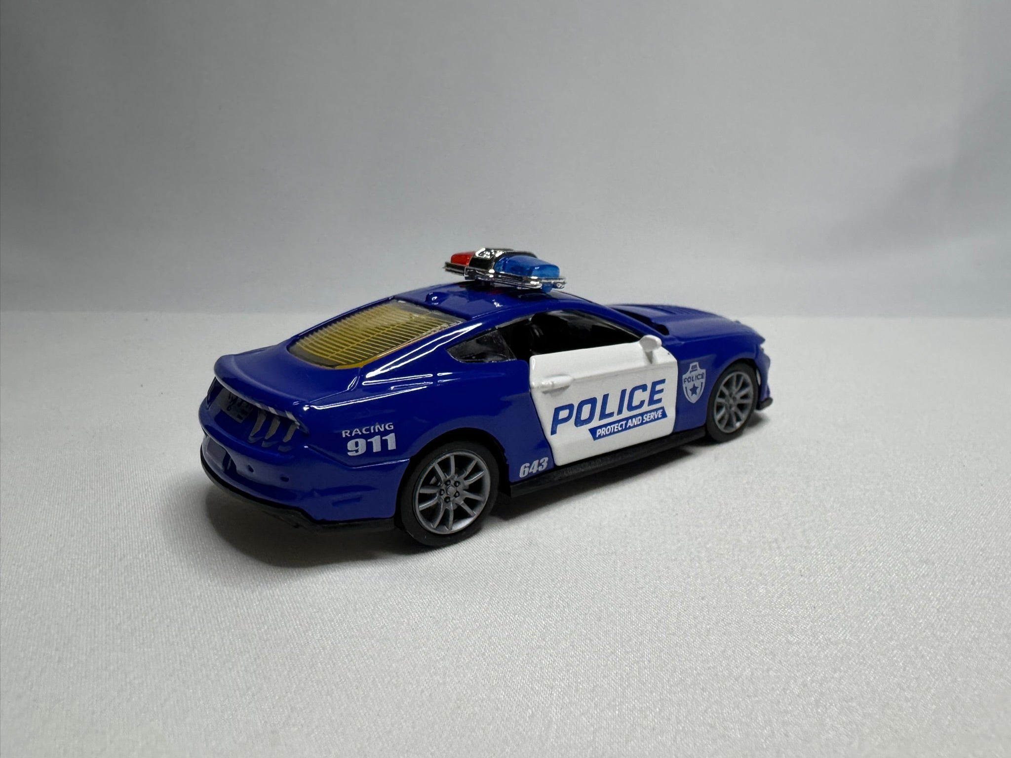 1:38 Ford Mustang Blau Police #132