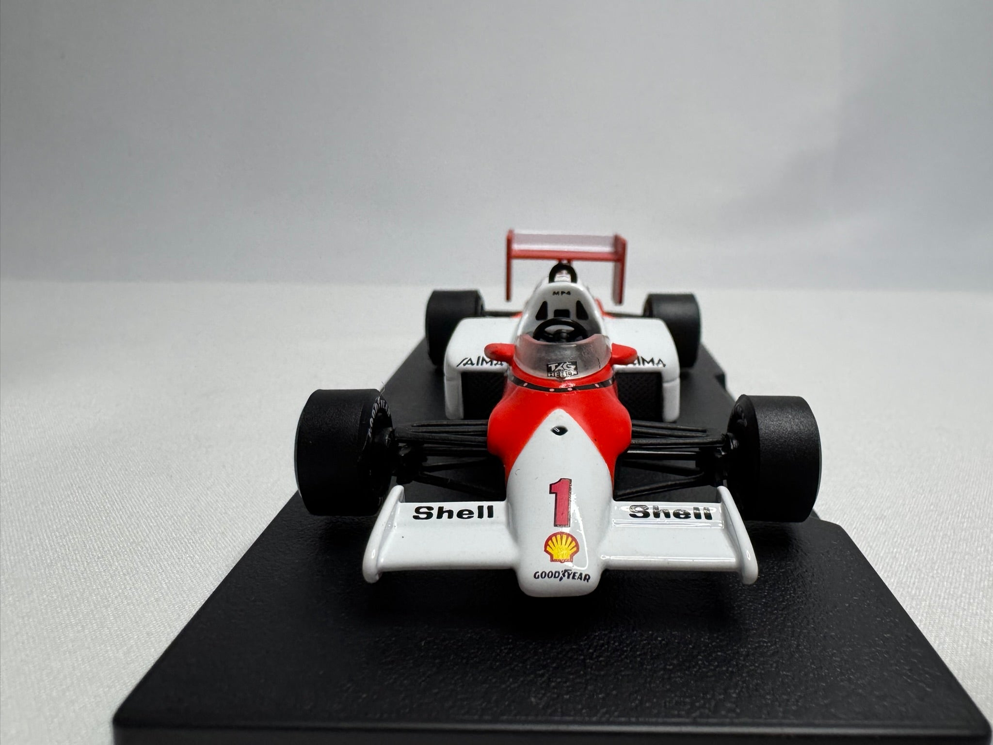 1:43 Atlas 1986 McLaren TAG Turbo MP4/2C #137