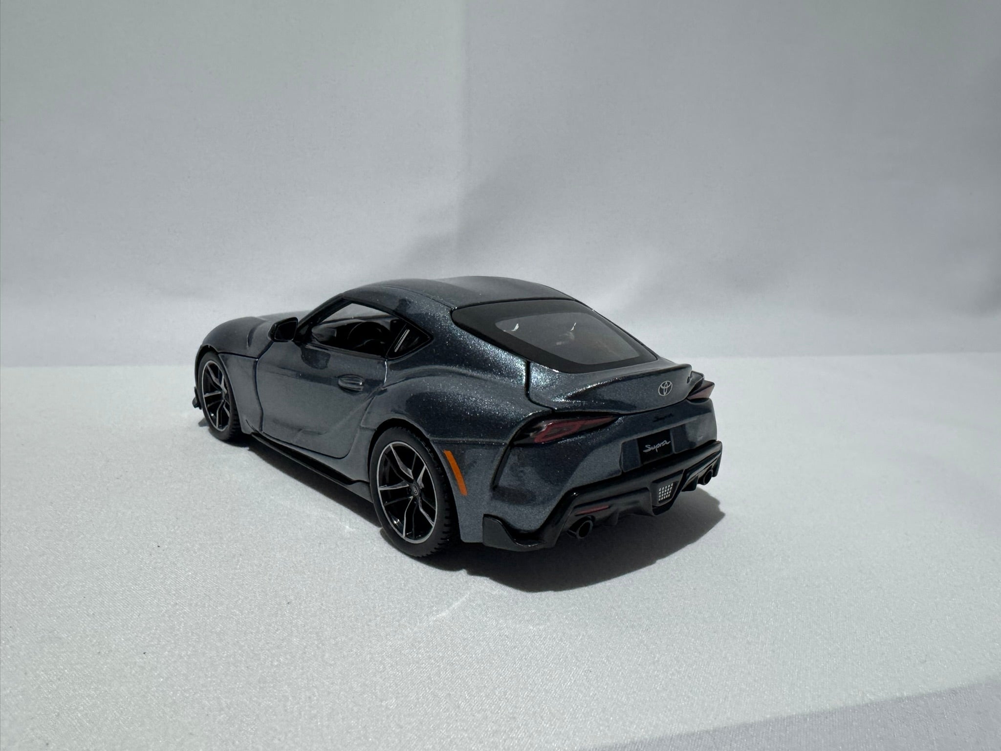 1:24 Maisto Toyota Supra GR Grau #177
