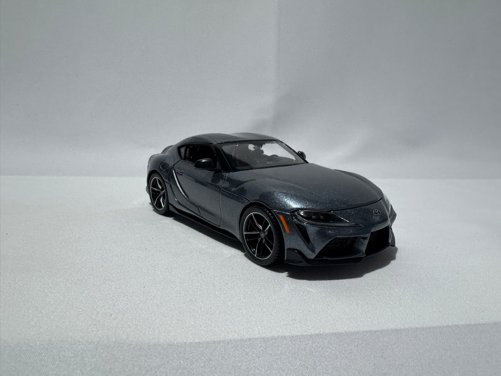 1:24 Maisto Toyota Supra GR Grau #177