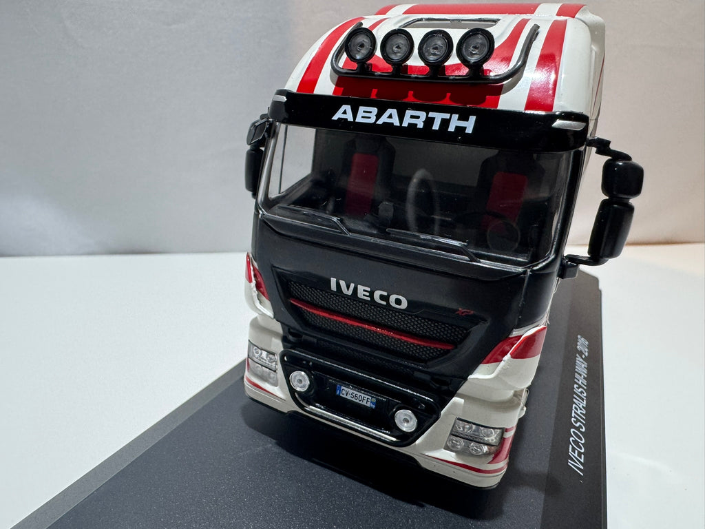 1:43 Iveco Stralis HI-WAY LKW 2016 Abarth Edition #212