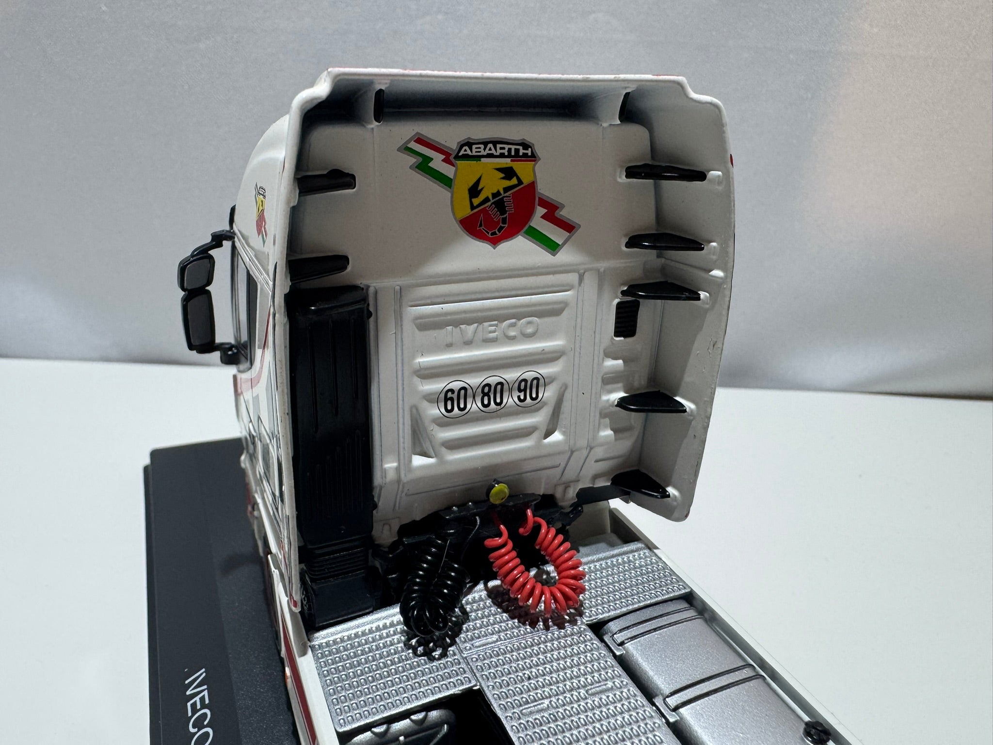 1:43 Iveco Stralis HI-WAY LKW 2016 Abarth Edition #212