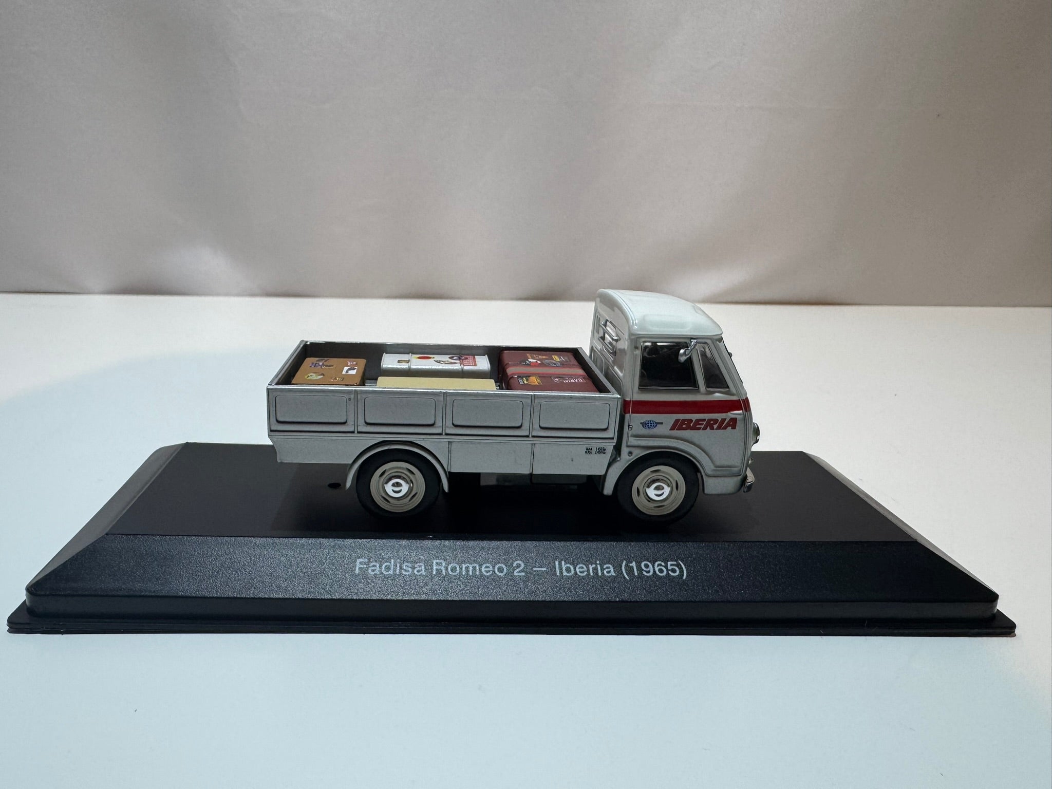 1:43 Fadisa Romeo 2- Iberia 1965 Kleintransporter #218