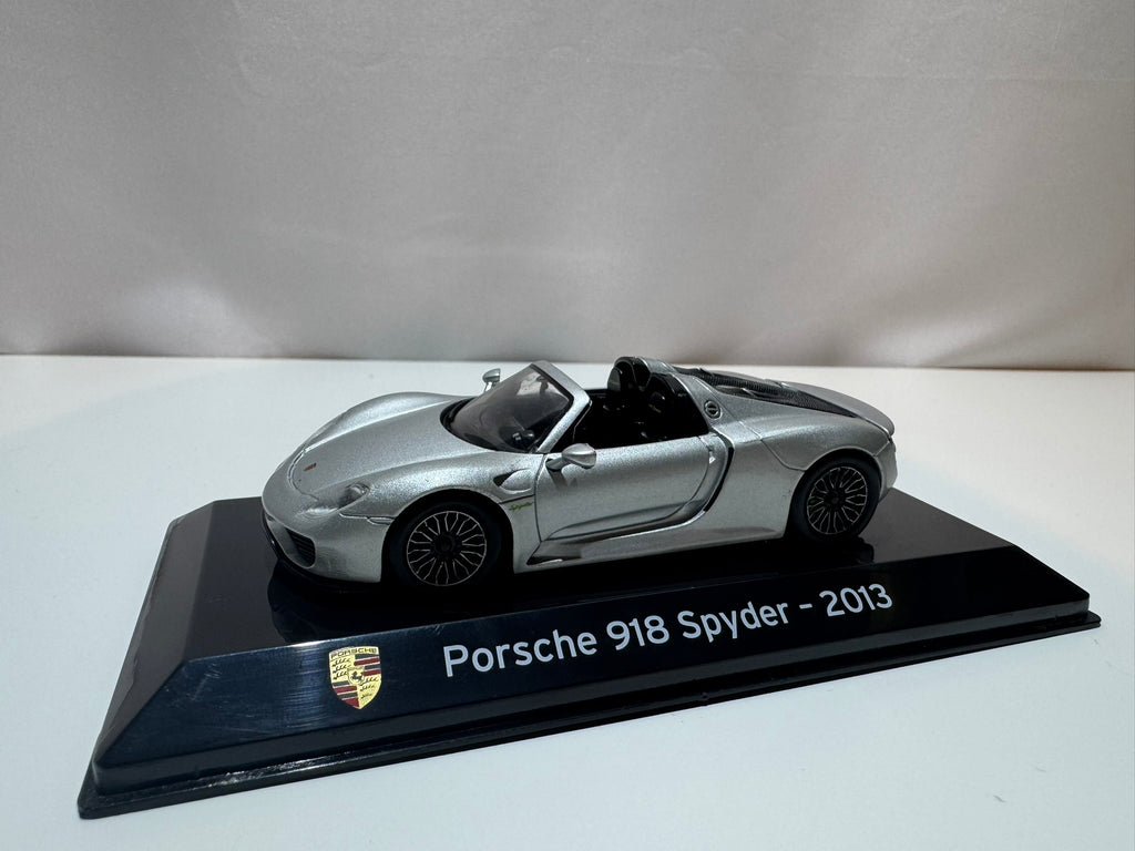 1:43 Porsche 918 Spyder 2013 Silver NEW