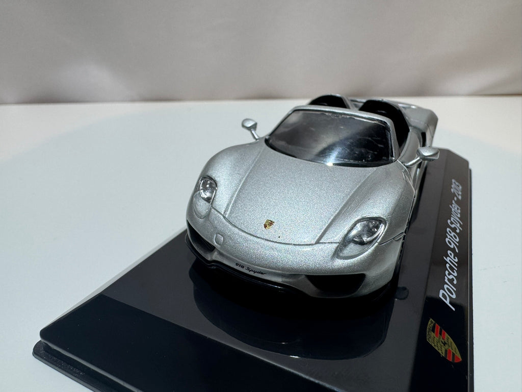 1:43 Porsche 918 Spyder 2013 Silver NEW