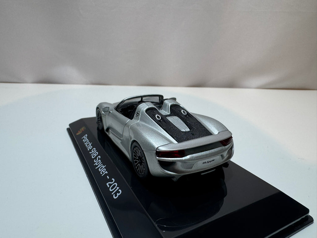 1:43 Porsche 918 Spyder 2013 Silver NEW