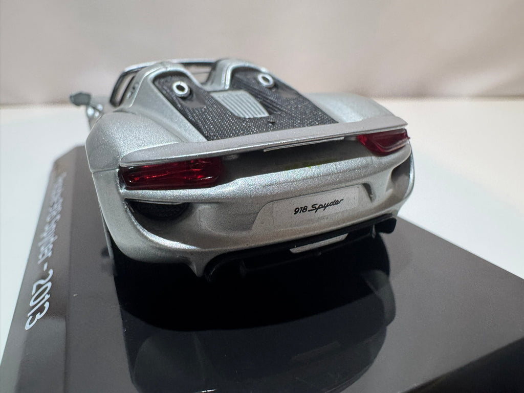 1:43 Porsche 918 Spyder 2013 Silver NEW