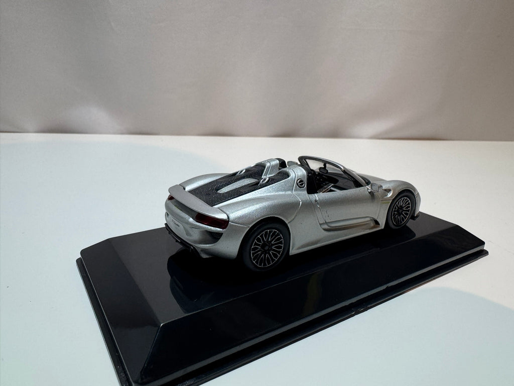 1:43 Porsche 918 Spyder 2013 Silver NEW