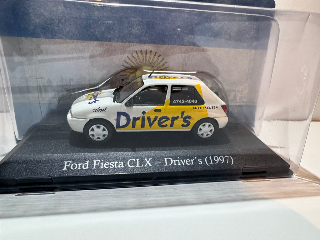 1:43 Ford Fiesta CLX 1996–1999 Weiß (Driver's) #221