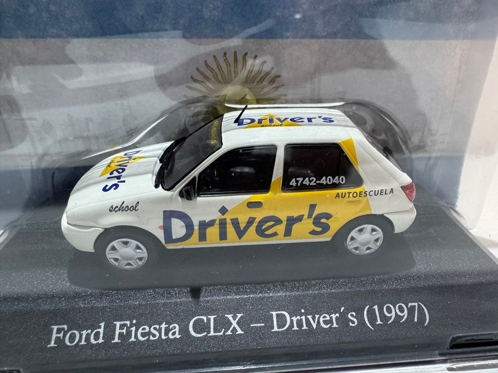 1:43 Ford Fiesta CLX 1996–1999 Weiß (Driver's) #221