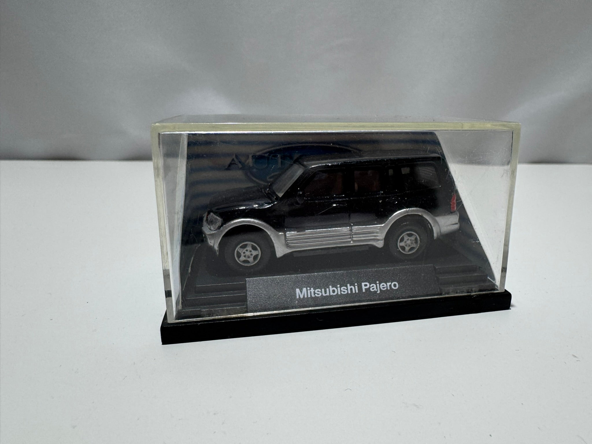 1:72 Mitsubishi Pajero Schwarz AutoMAXX