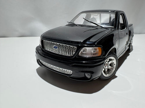 1:21 Bburago Ford F-150 SVT Pick-up Schwarz #242