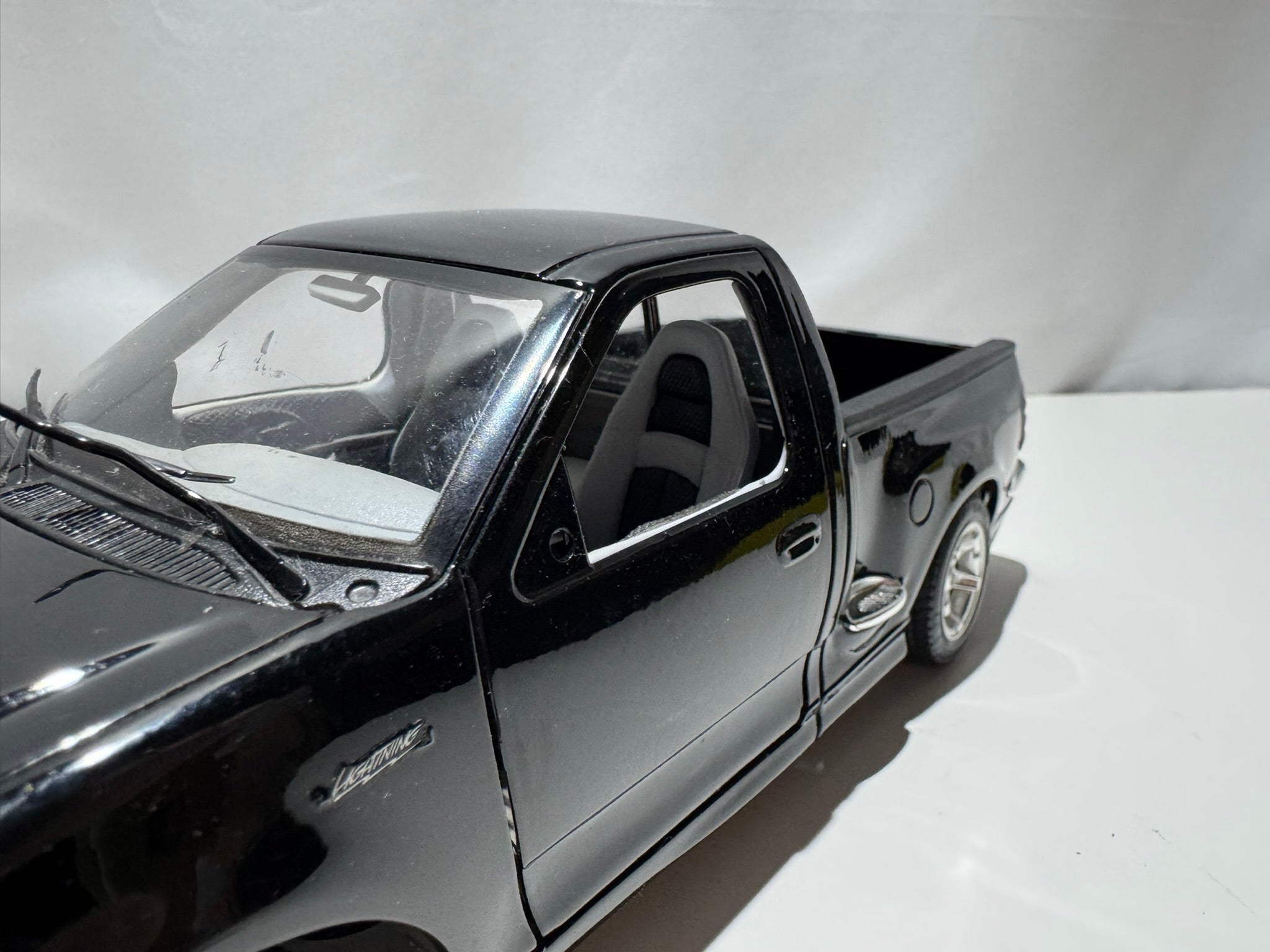 1:21 Ford F-150 SVT Pick-up Schwarz Bburago