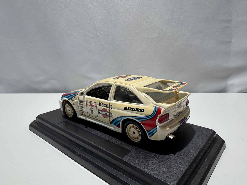 1:24 Bburago Ford Escord Rally 1994 Weiß #255