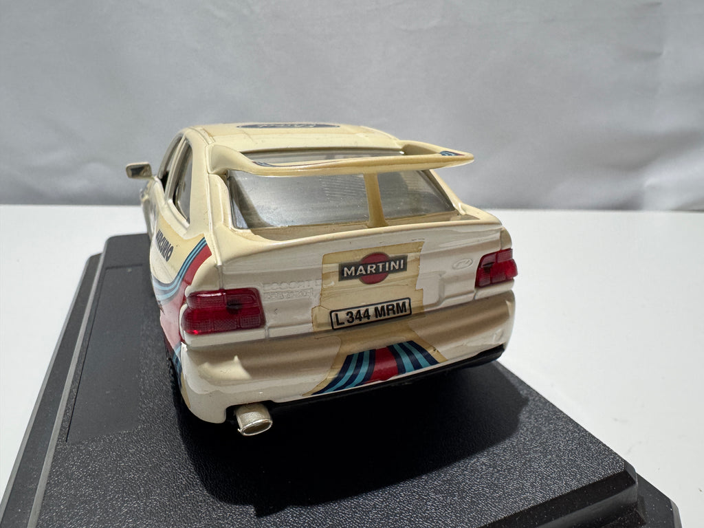1:24 Bburago Ford Escord Rally 1994 Weiß #255