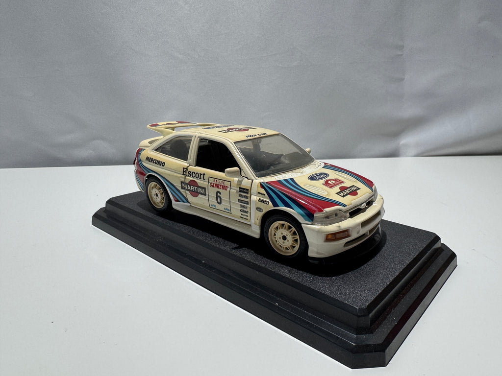 1:24 Bburago Ford Escord Rally 1994 Weiß #255