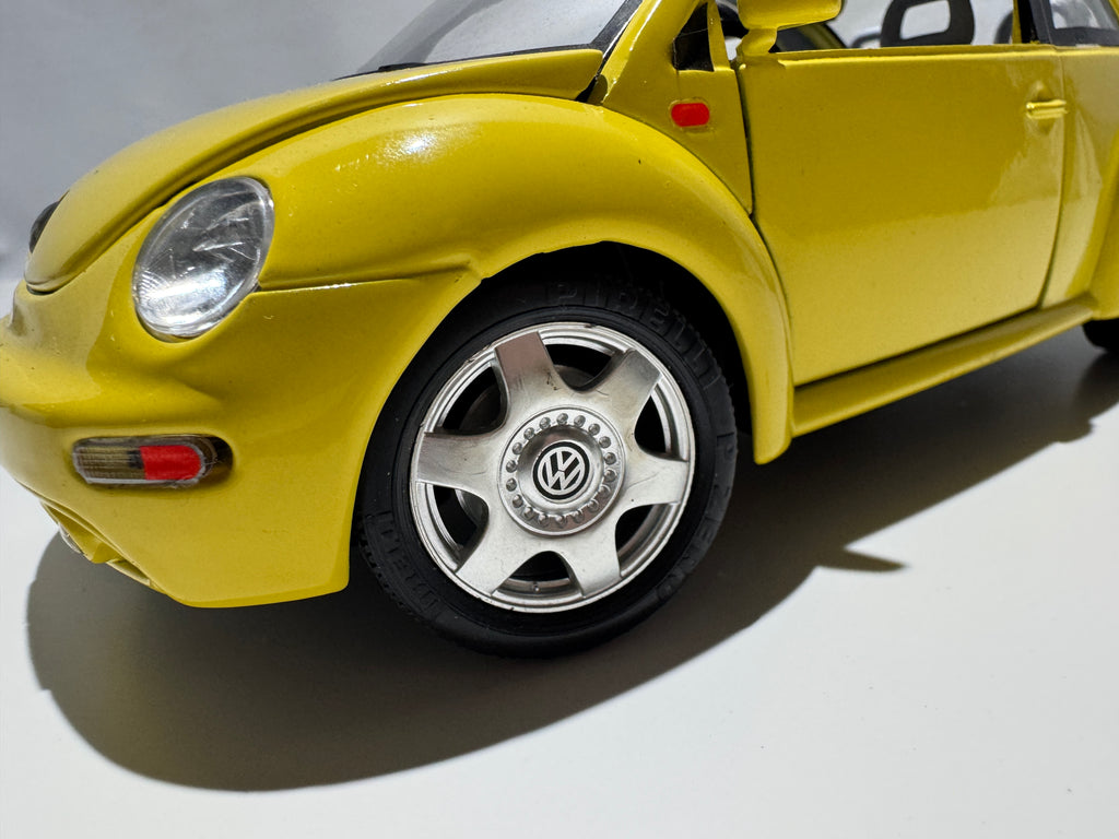 1:18 Bburago VW Volkswagen New Beetle Gelb #270