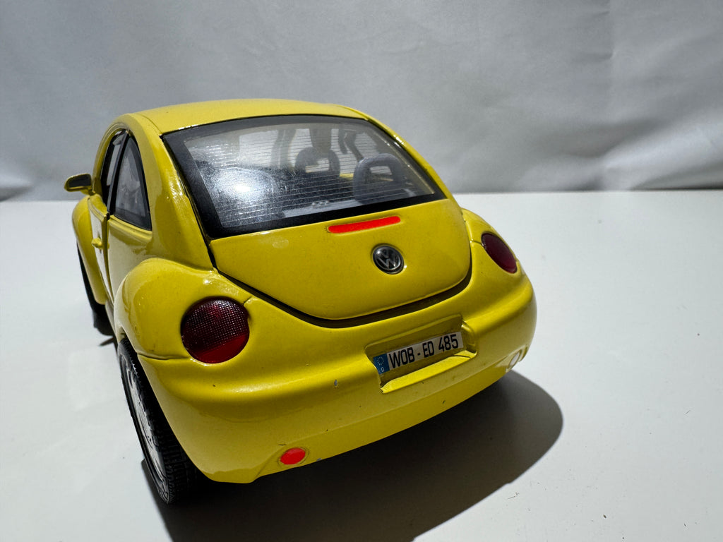 1:18 Bburago VW Volkswagen New Beetle Gelb #270