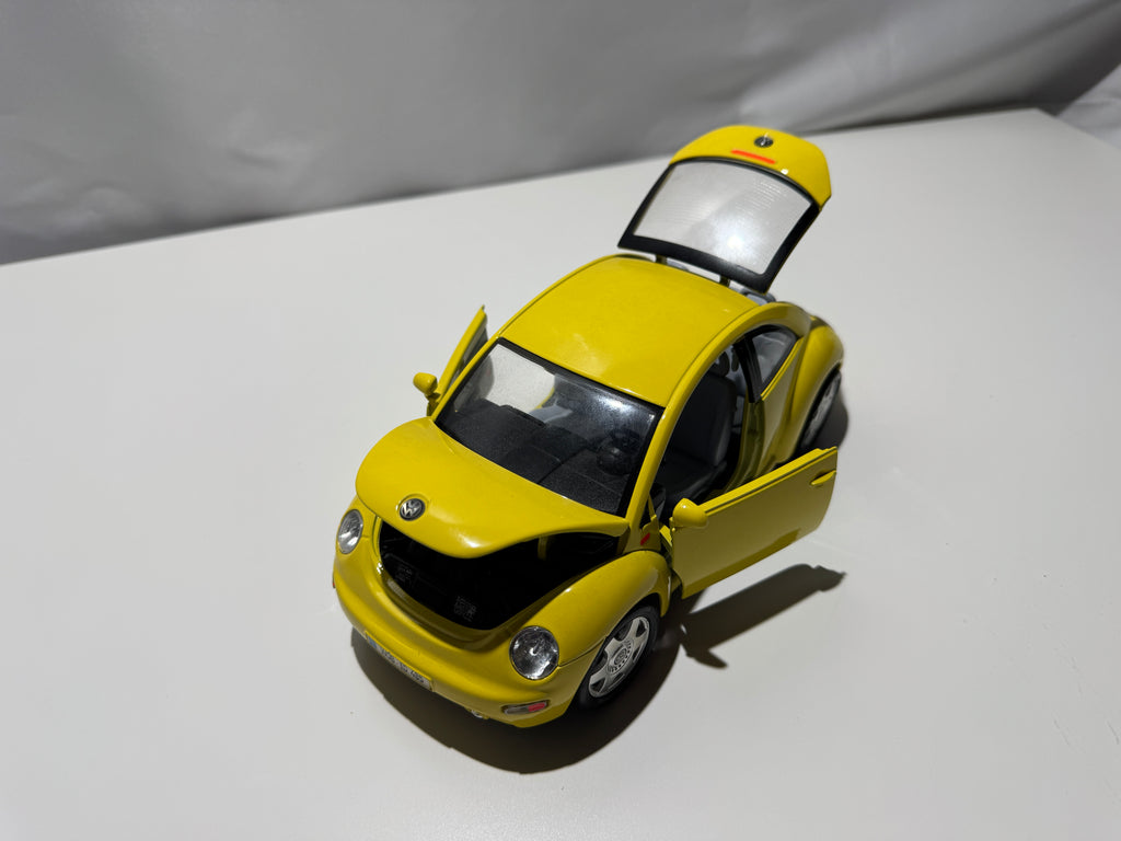 1:18 Bburago VW Volkswagen New Beetle Gelb #270