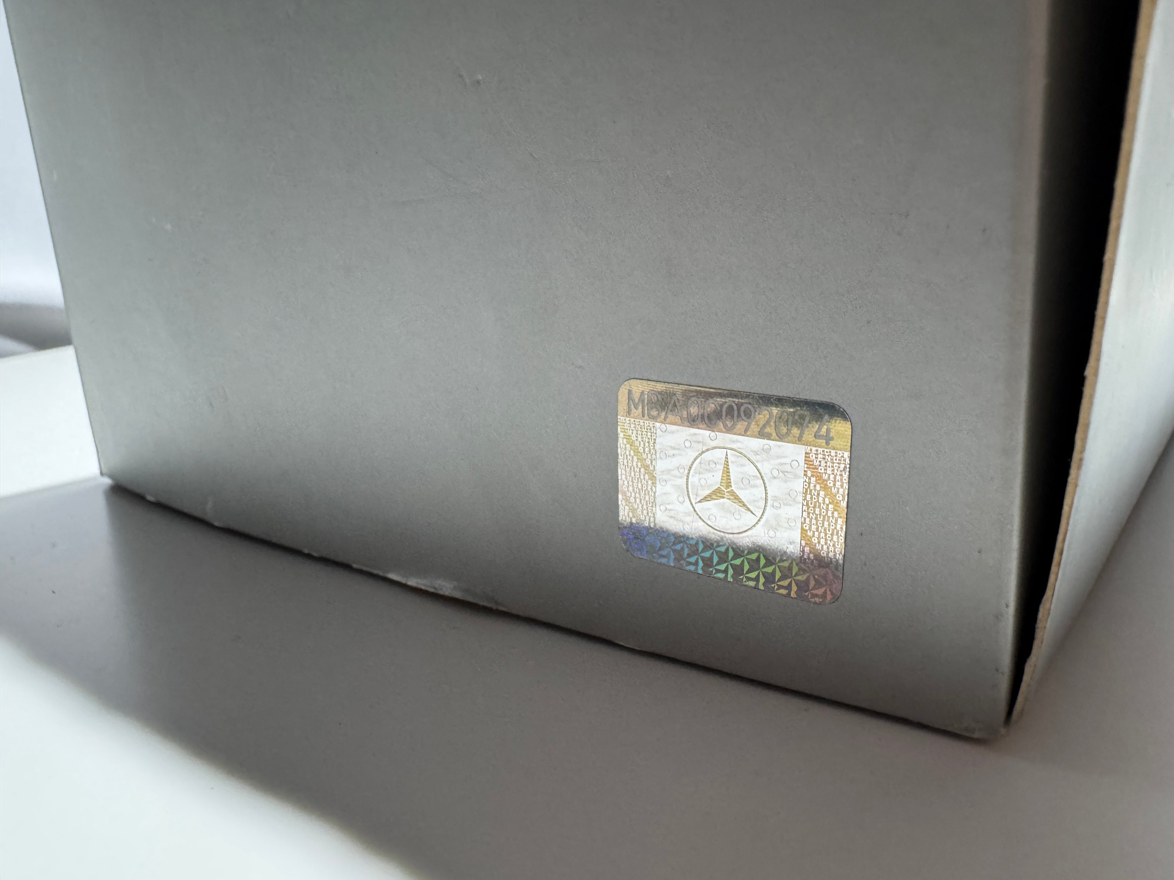 1:18 AutoART Mercedes-Benz C-Class W204 Händlermodell