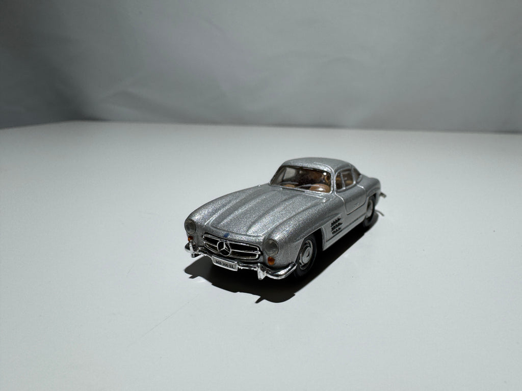 1:72 Schuco Mercedes-Benz 300 SL Coupe Silber #306
