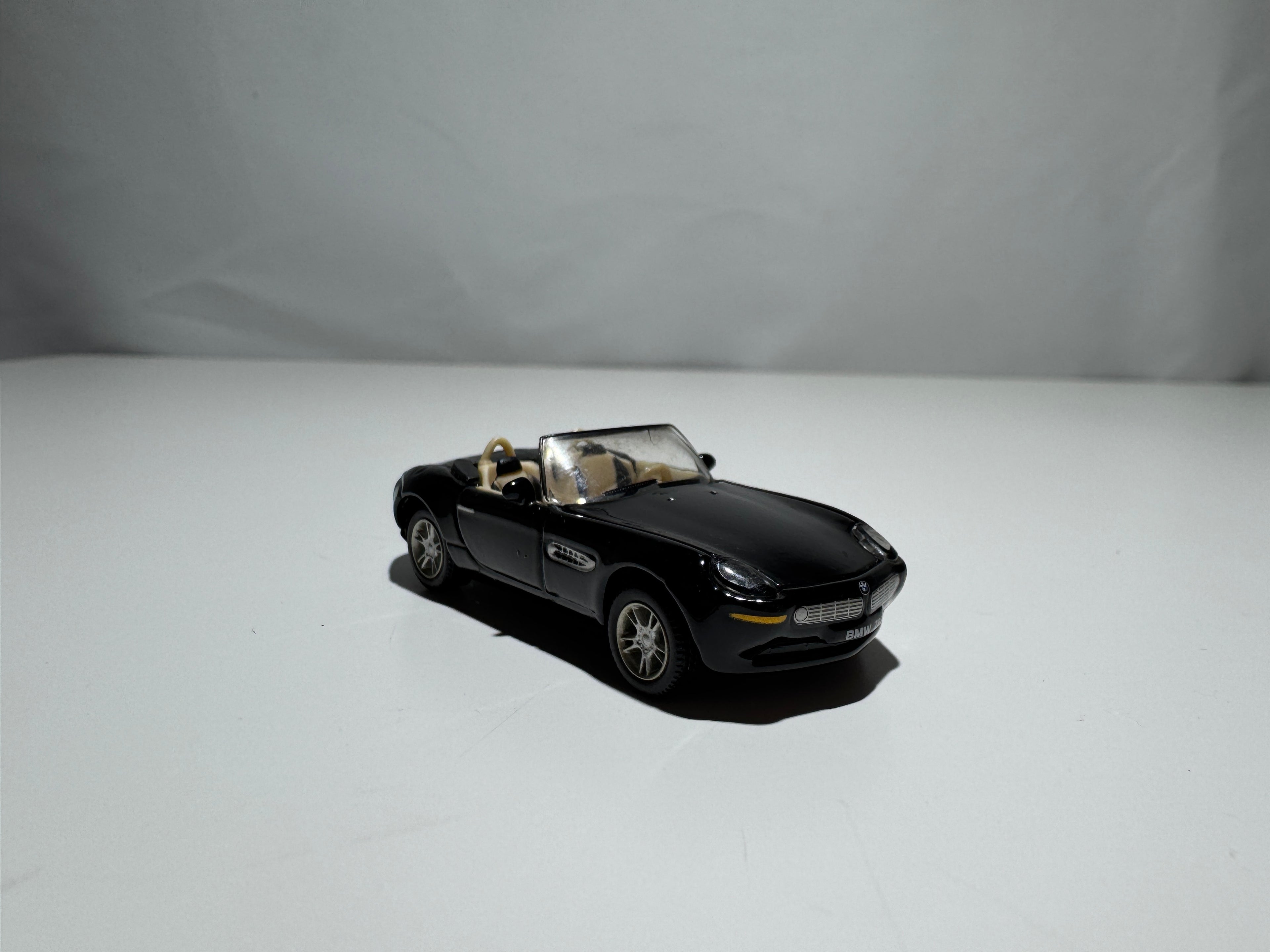 1:72 Hongwell BMW Z8 Schwarz #301