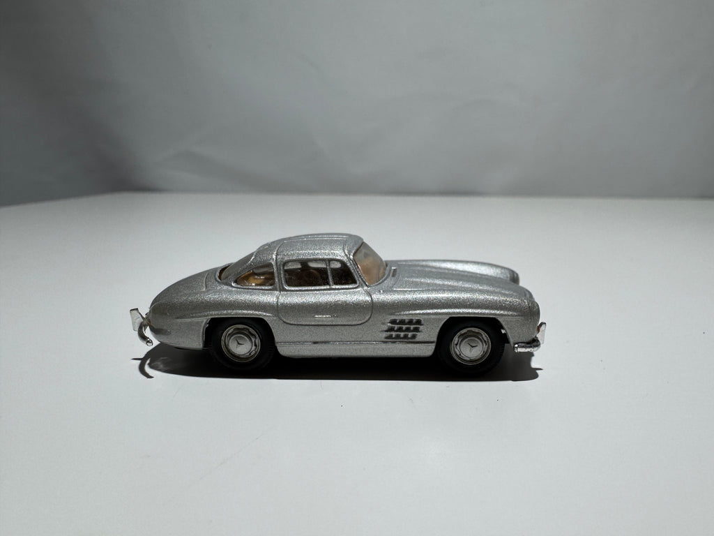 1:72 Schuco Mercedes-Benz 300 SL Coupe Silber #306